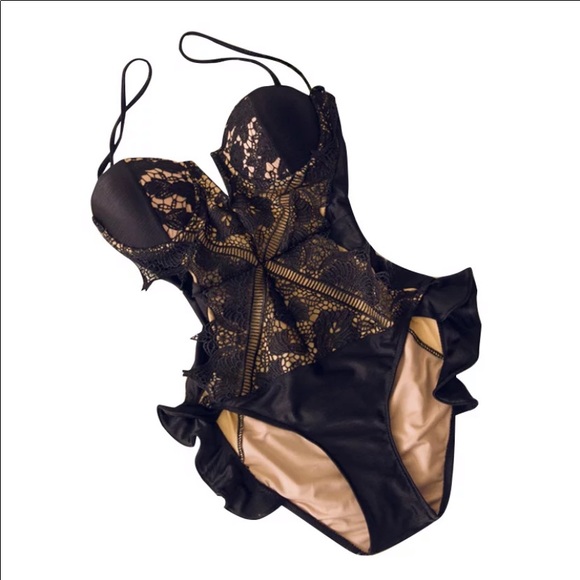 SWIMSUIT - Picture 3 of 9